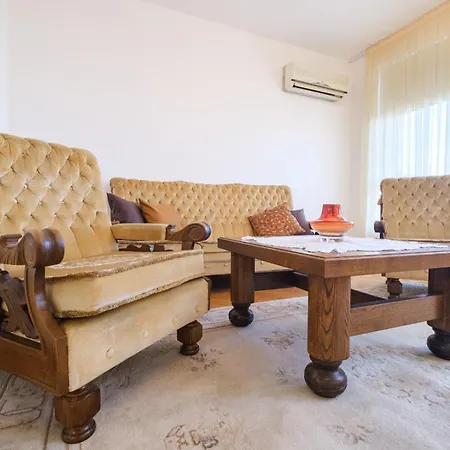 The Hill House Free Parking 別荘