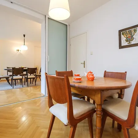 Hébergement de vacances The Hill House Free Parking *