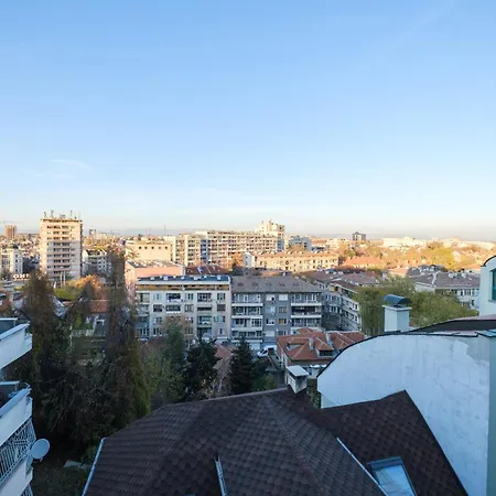 The Hill House Free Parking Feriehus