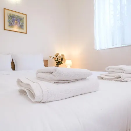 Дом отдыха The Hill House Free Parking *