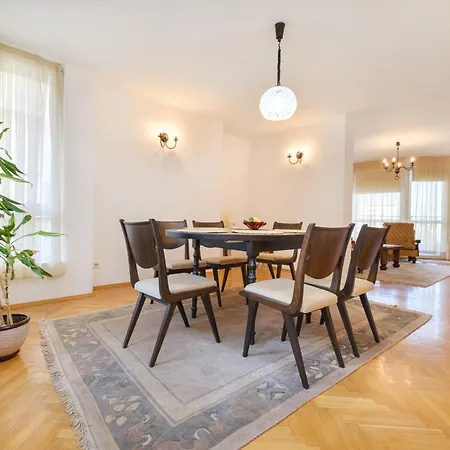 The Hill House Free Parking Plovdiv