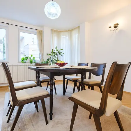 The Hill House Free Parking Hébergement de vacances *