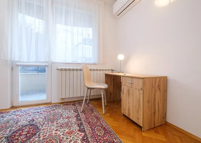 The Hill House Free Parking 度假居 *