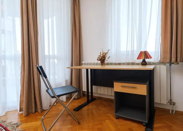 The Hill House Free Parking