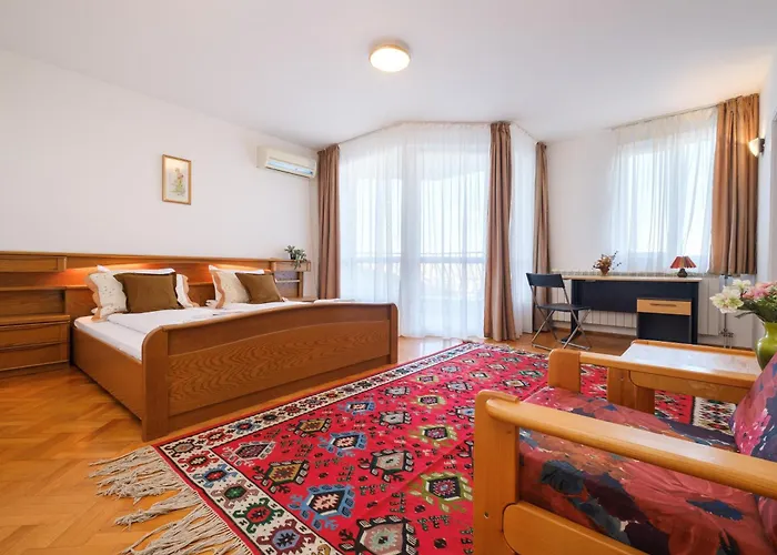 The Hill House Free Parking 度假居