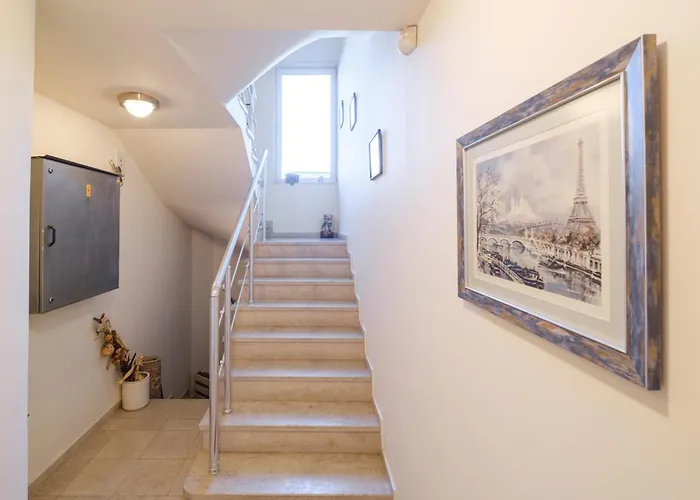 Feriehus The Hill House Free Parking