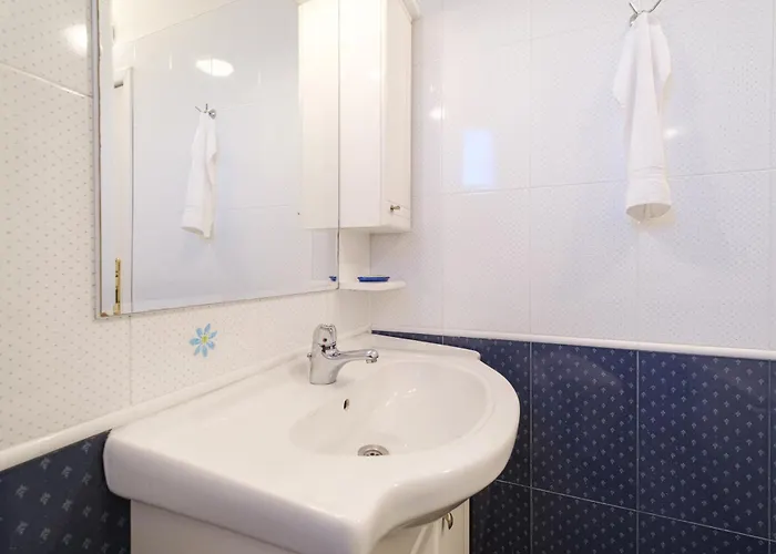 The Hill House Free Parking 度假居